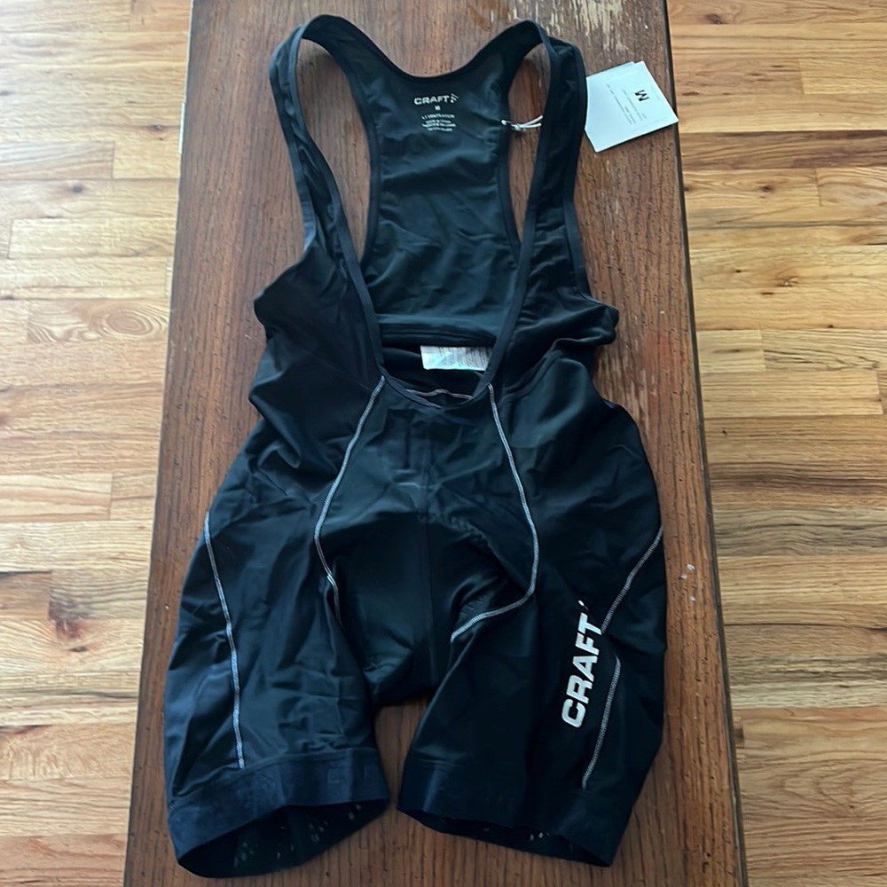 Women’s medium bib bike shorts